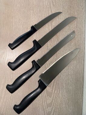 Tri Star knives Set of 4